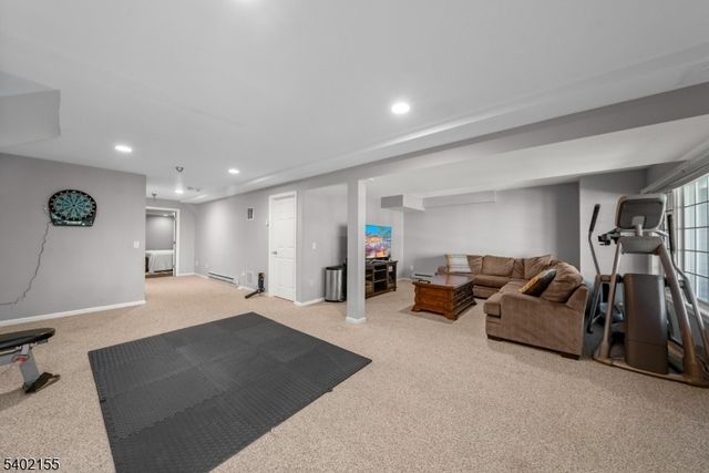 27 Cobblestone Ter, Montville Twp., NJ 07045