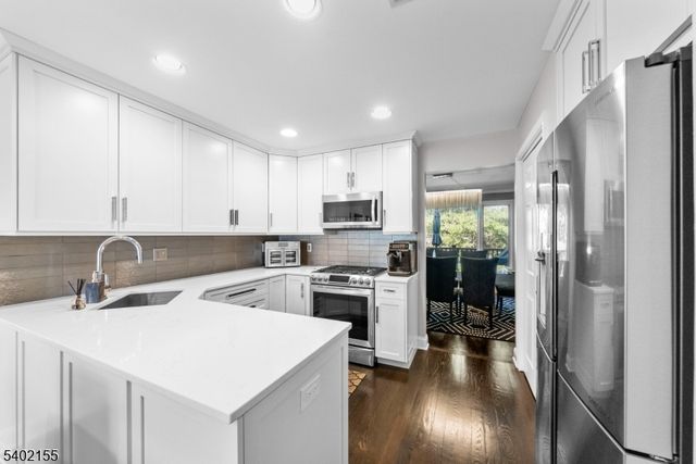 27 Cobblestone Ter, Montville Twp., NJ 07045