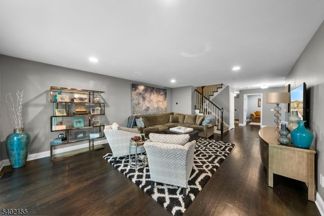 27 Cobblestone Ter, Montville Twp., NJ 07045
