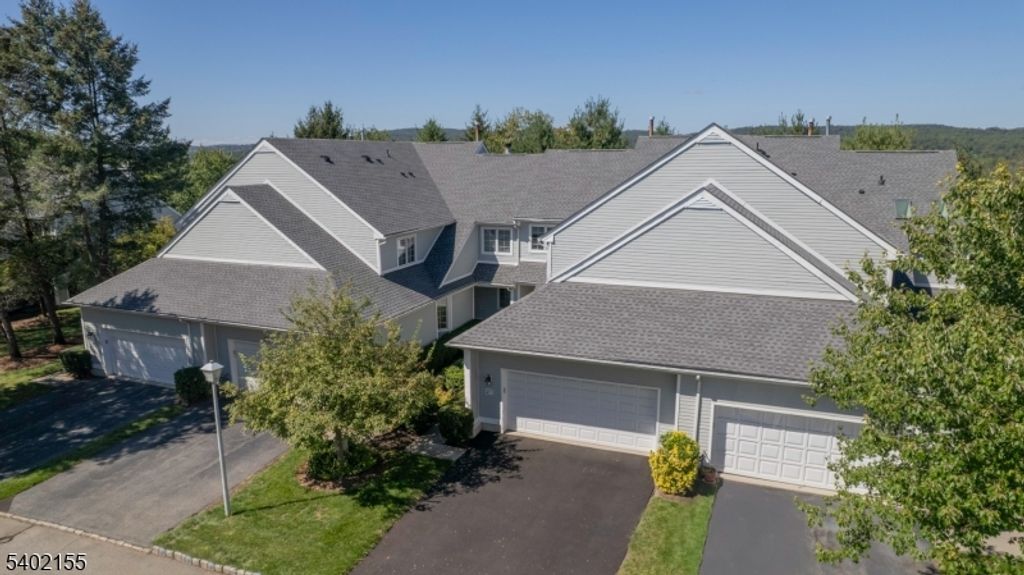 27 Cobblestone Ter, Montville Twp., NJ 07045
