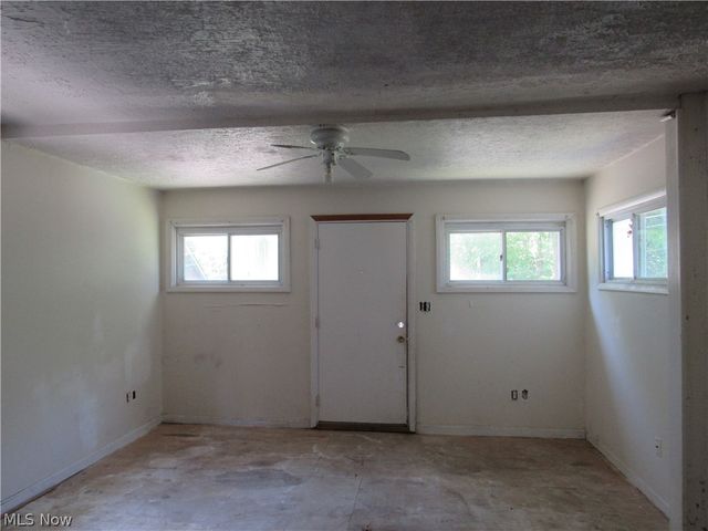 1726 Lee Road, Cleveland Heights, OH 44118