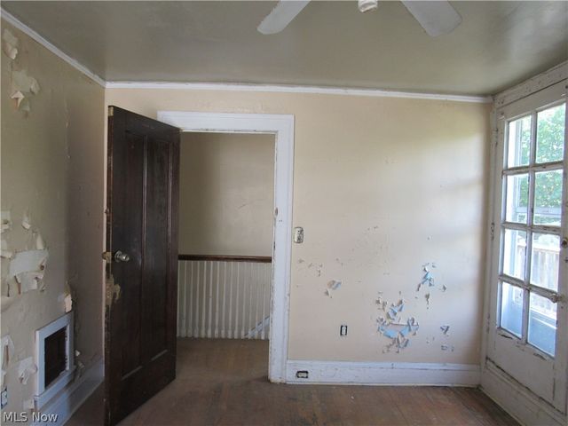 1726 Lee Road, Cleveland Heights, OH 44118