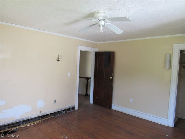 1726 Lee Road, Cleveland Heights, OH 44118