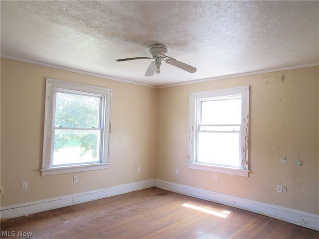 1726 Lee Road, Cleveland Heights, OH 44118