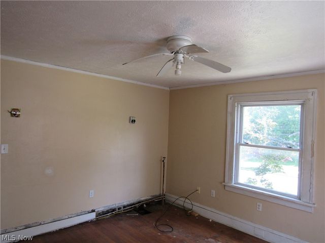 1726 Lee Road, Cleveland Heights, OH 44118