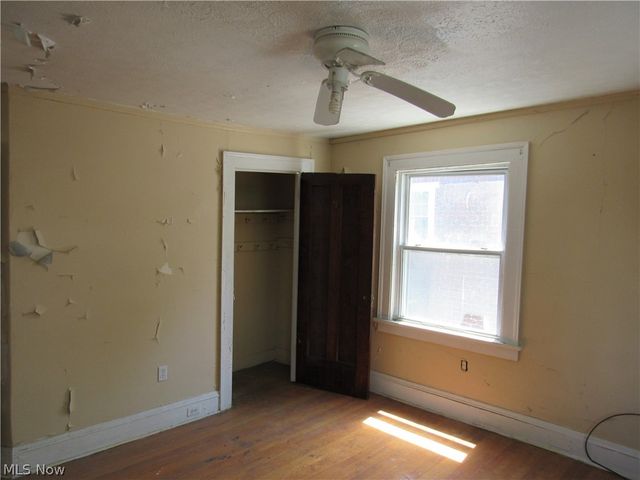 1726 Lee Road, Cleveland Heights, OH 44118