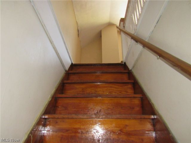 1726 Lee Road, Cleveland Heights, OH 44118