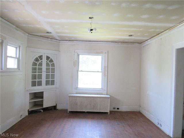 1726 Lee Road, Cleveland Heights, OH 44118
