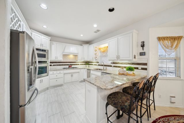 8402 N 100th East Avenue, Owasso, OK 74055