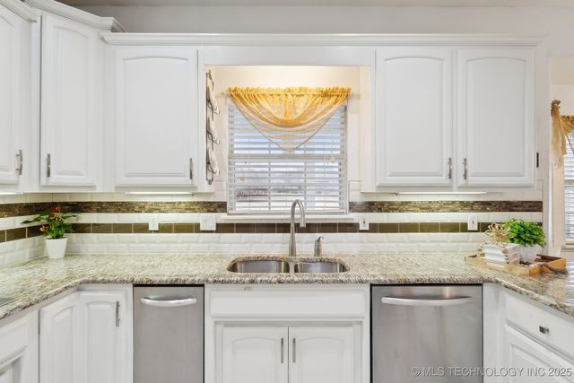 8402 N 100th East Avenue, Owasso, OK 74055