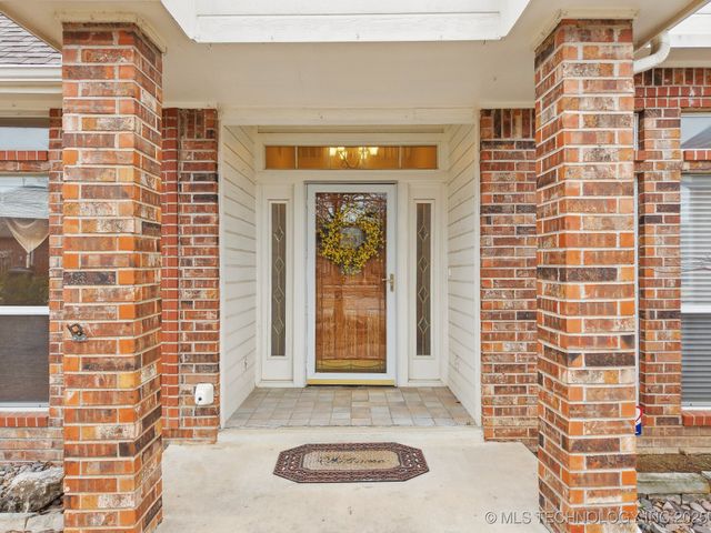 8402 N 100th East Avenue, Owasso, OK 74055