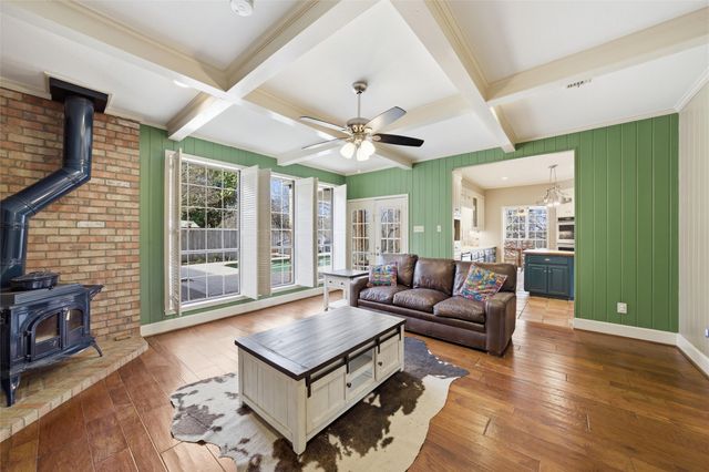 804 Wooded Crest Drive, Woodway, TX 76712