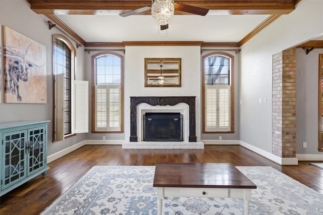 804 Wooded Crest Drive, Woodway, TX 76712