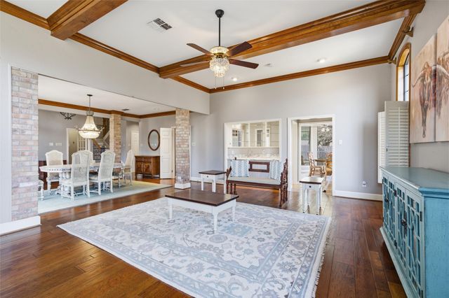 804 Wooded Crest Drive, Woodway, TX 76712