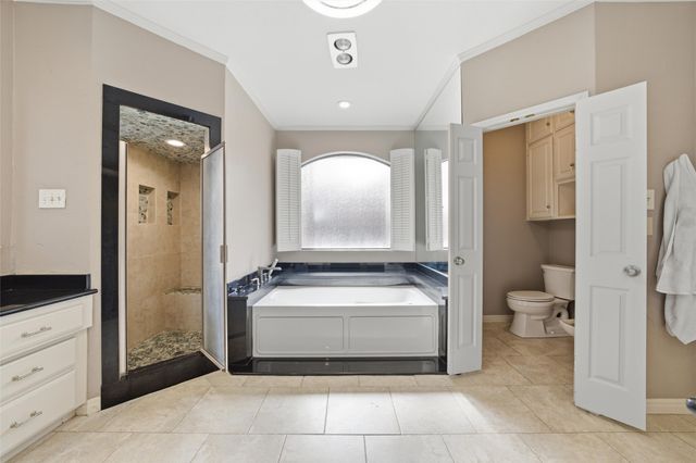 804 Wooded Crest Drive, Woodway, TX 76712