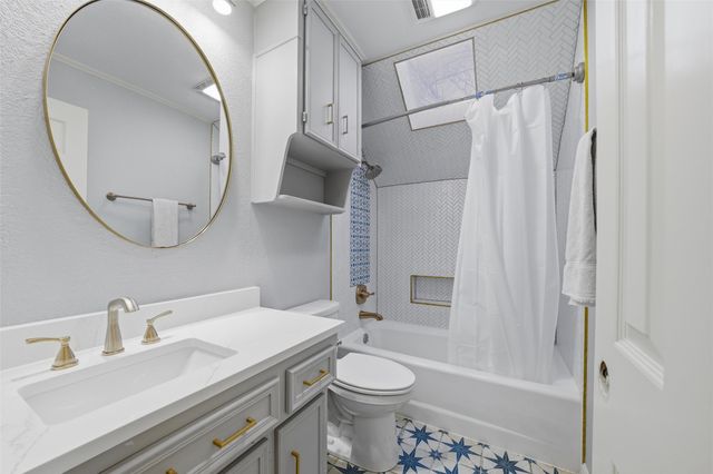 804 Wooded Crest Drive, Woodway, TX 76712