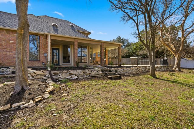804 Wooded Crest Drive, Woodway, TX 76712