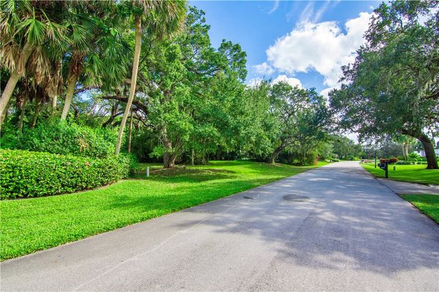 8640 Seacrest Drive, Vero Beach, FL 32963