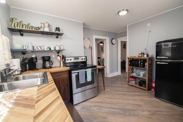 7125 Maple Avenue, South Haven, MI 49090