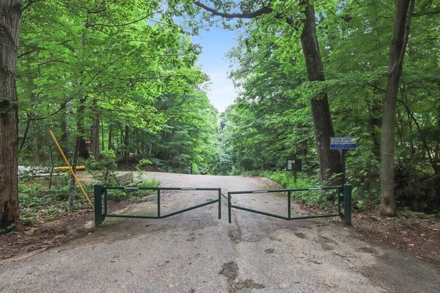 7125 Maple Avenue, South Haven, MI 49090