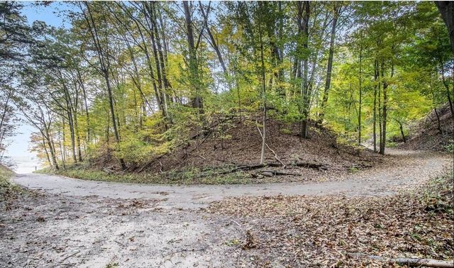 7125 Maple Avenue, South Haven, MI 49090