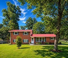 110 Southwood Ln, Tullahoma, TN 37388