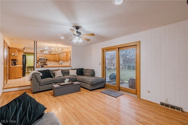 5193 Ashwood Drive, Lyndhurst, OH 44124