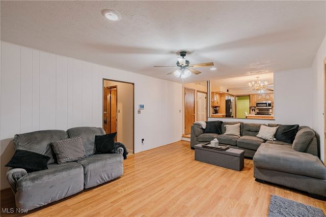 5193 Ashwood Drive, Lyndhurst, OH 44124