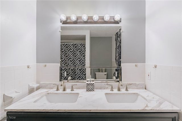 5193 Ashwood Drive, Lyndhurst, OH 44124