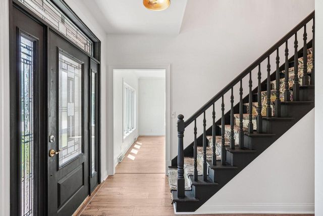 452 River Bluff CIRCLE, Oconomowoc, WI 53066