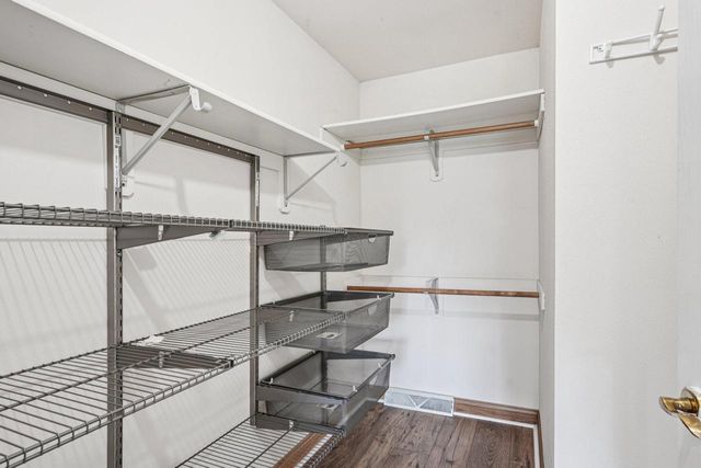 452 River Bluff CIRCLE, Oconomowoc, WI 53066