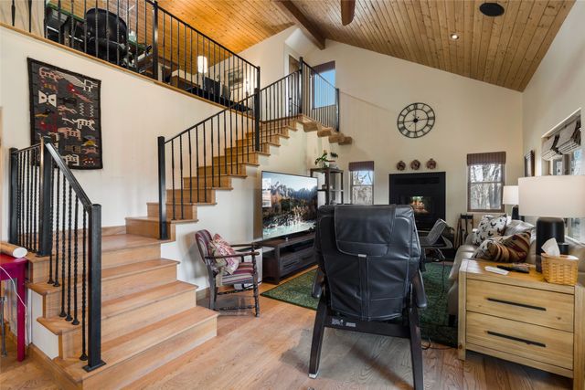 13 Calle Rivera, Santa Fe, NM 87506