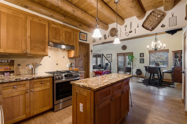 13 Calle Rivera, Santa Fe, NM 87506