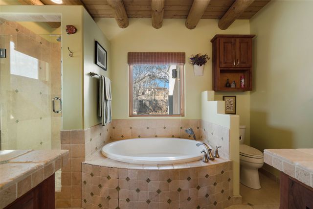 13 Calle Rivera, Santa Fe, NM 87506