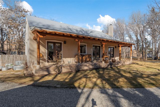 13 Calle Rivera, Santa Fe, NM 87506