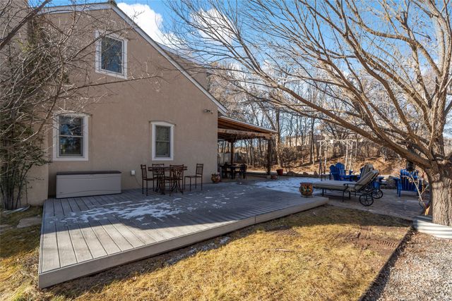 13 Calle Rivera, Santa Fe, NM 87506