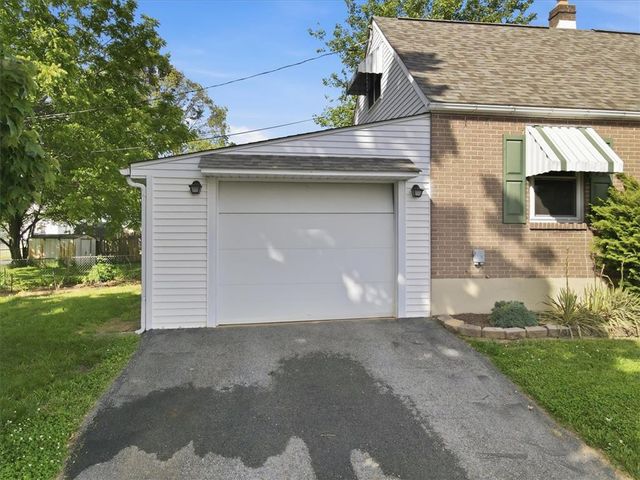 1603 Englewood Street, Bethlehem City, PA 18017