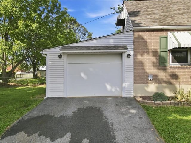 1603 Englewood Street, Bethlehem City, PA 18017
