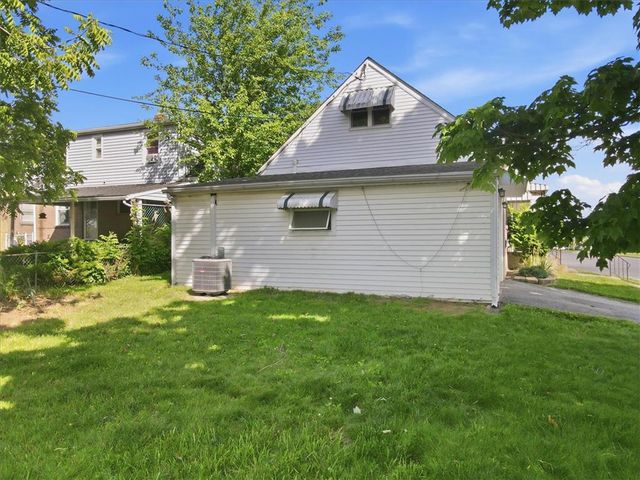 1603 Englewood Street, Bethlehem City, PA 18017