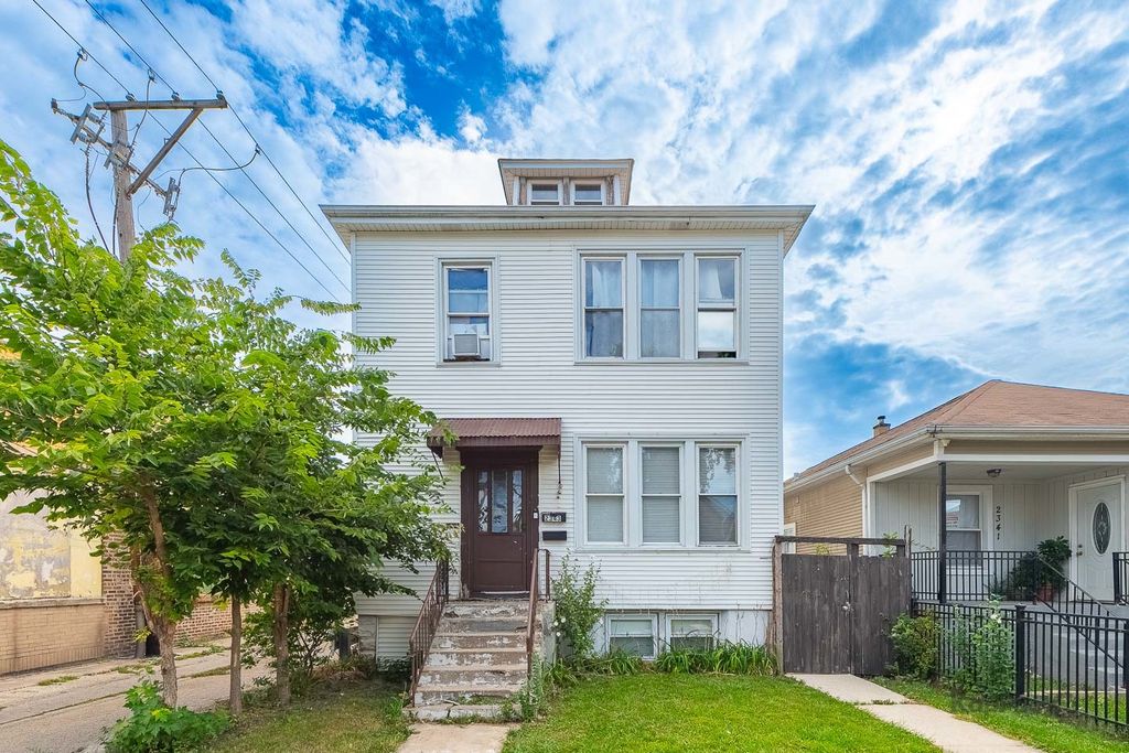 2343 N Parkside Avenue, Chicago, IL 60639 — exterior