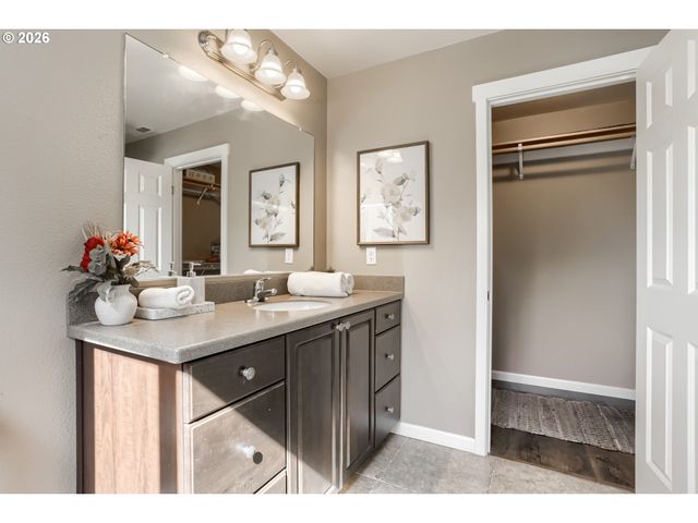 2213 Se 60TH Ave, Portland, OR 97215