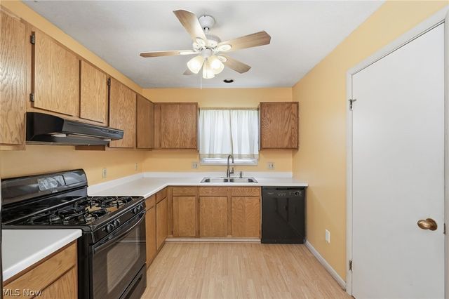 1082 Hazel Street, Akron, OH 44305