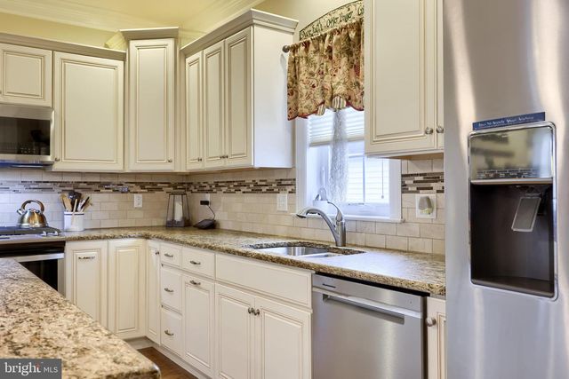 651 CHISWELL PL, Lancaster, PA 17601