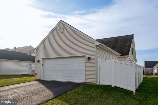 651 CHISWELL PL, Lancaster, PA 17601