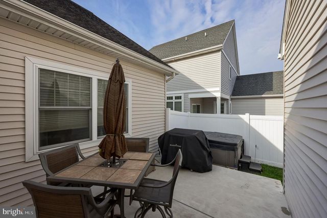 651 CHISWELL PL, Lancaster, PA 17601