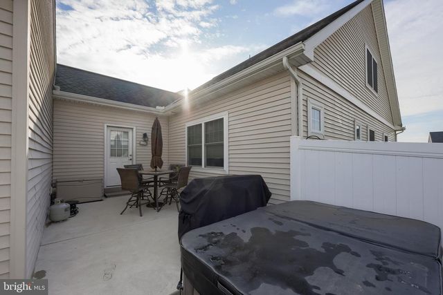 651 CHISWELL PL, Lancaster, PA 17601