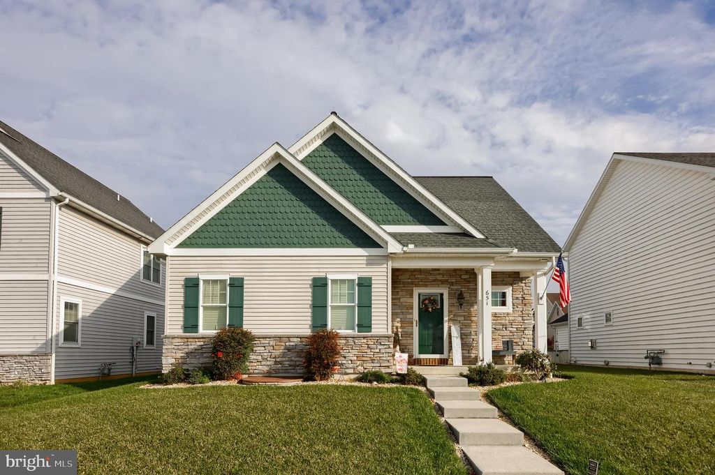 651 CHISWELL PL, Lancaster, PA 17601