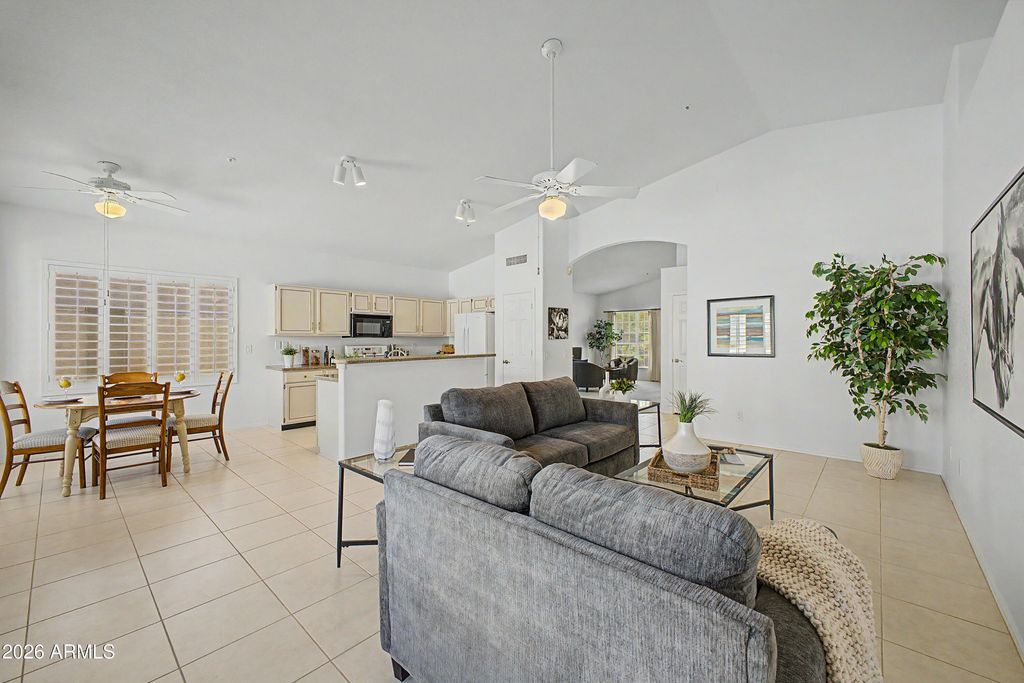 Image 10 of property listing at 9380 E BLANCHE Drive E, Scottsdale, AZ 85260
