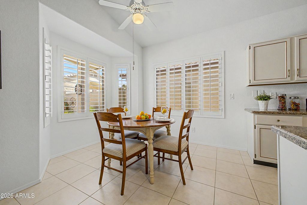 Image 13 of property listing at 9380 E BLANCHE Drive E, Scottsdale, AZ 85260