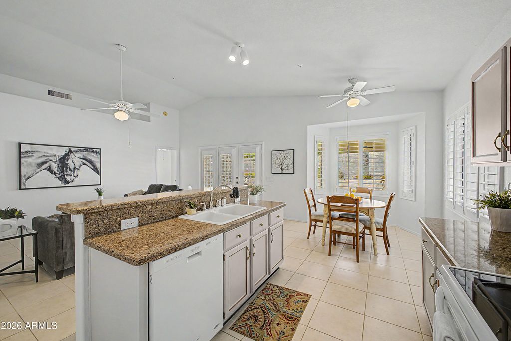 Image 15 of property listing at 9380 E BLANCHE Drive E, Scottsdale, AZ 85260